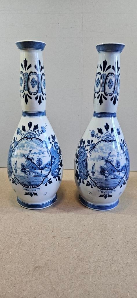 Twee Delfts blauwe vazen, knobbelvaas, Antiek en Kunst, Ophalen of Verzenden