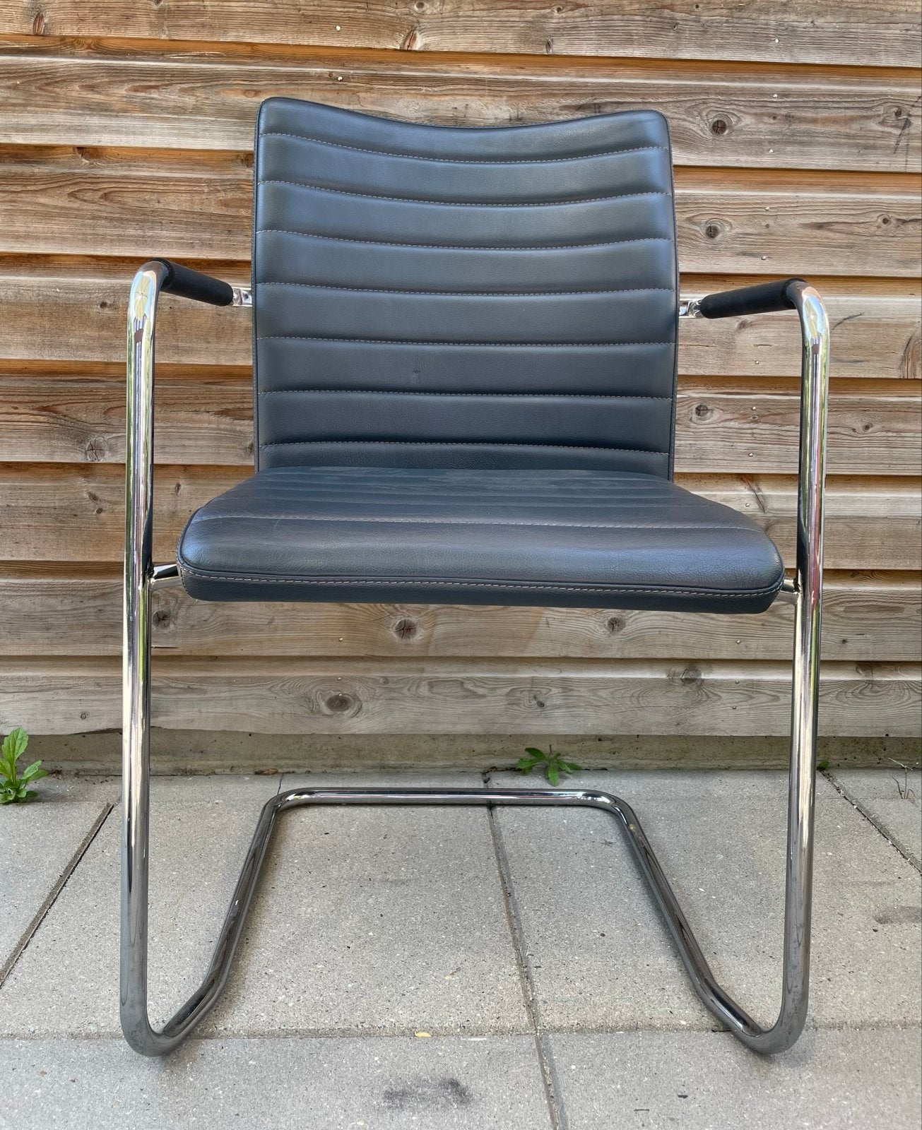 2 Leren Stoelen - Gebruikt maar in Goede Conditie, Huis en Inrichting, Stoelen, Ophalen, Gebruikt, Twee, Zwart
