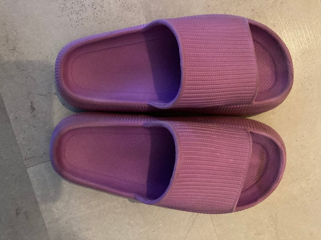 Badslippers paars 36/37, Kleding | Dames, Schoenen, Overige kleuren, Ophalen of Verzenden, Sneakers of Gympen, Onbekend