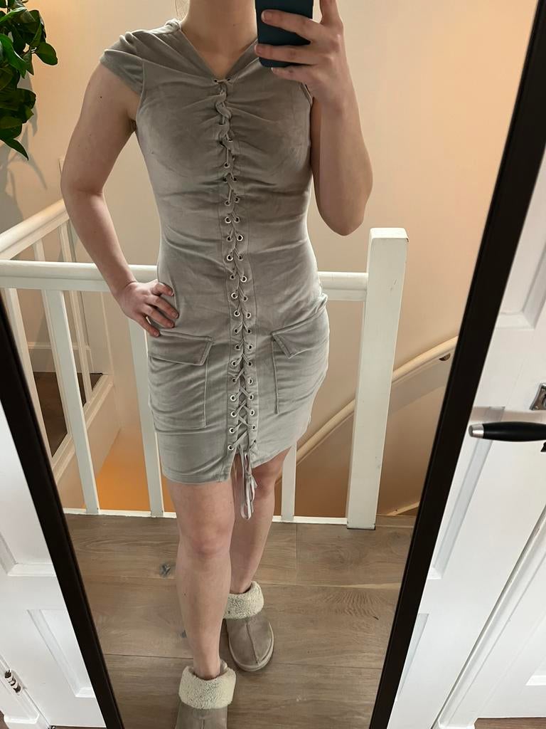 Noémi Kent jurk maat S / 36, Kleding | Dames, Ophalen, Beige, Zo goed als nieuw, Maat 36 (S)