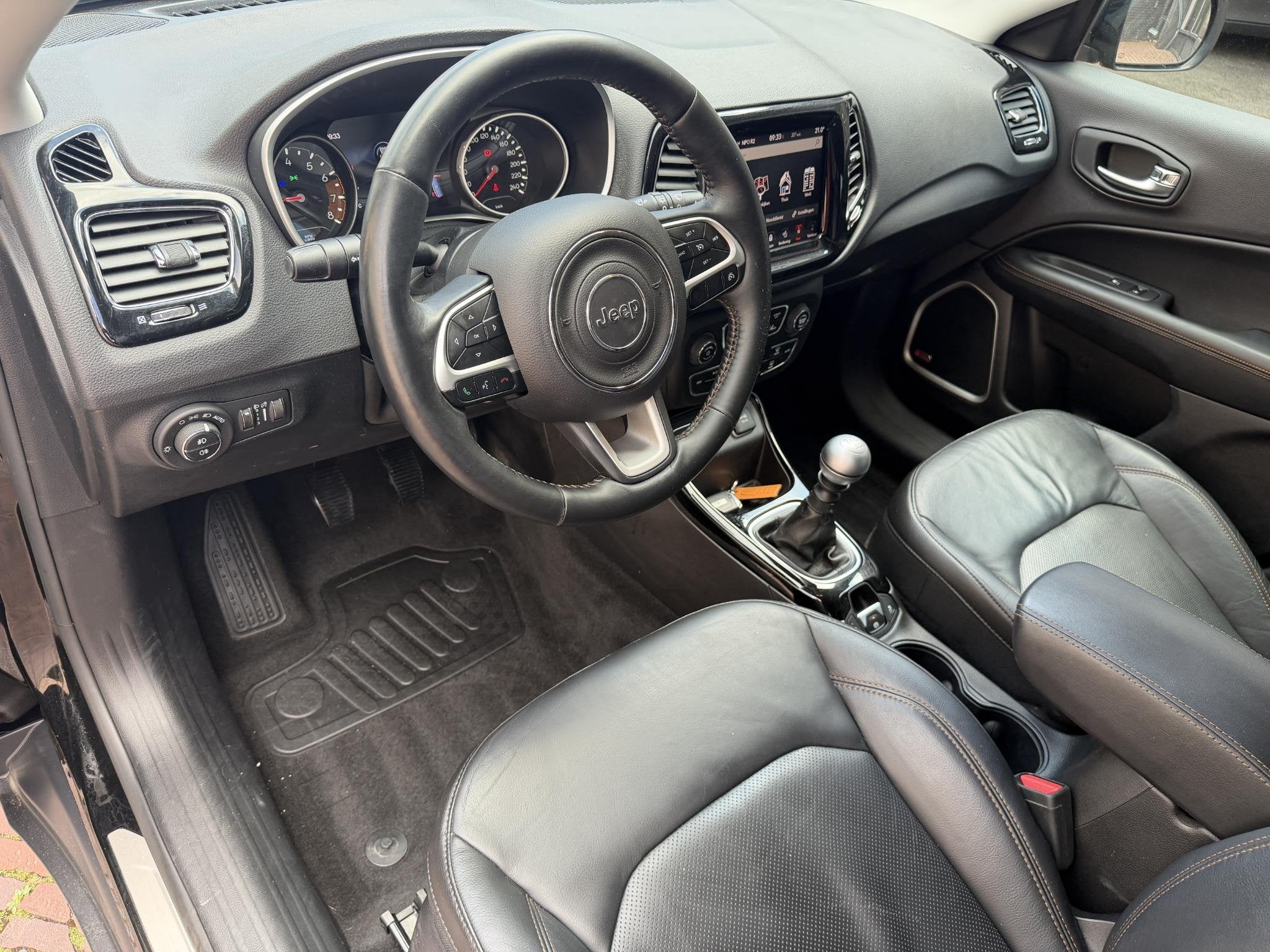 Jeep Compass 1.4 MultiAir Limited 1e Eigenaar Trekhaak, Voorwielaandrijving, Gebruikt, 4 cilinders, Zwart