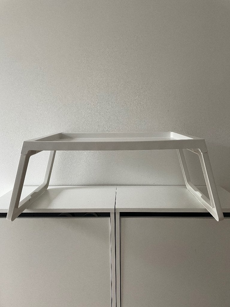 IKEA KLIPSK bedtafeltje laptoptafeltje wit, Kunststof, Gebruikt, Afgeronde hoeken, Ophalen of Verzenden