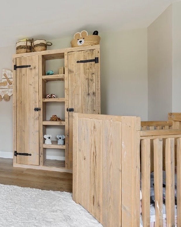 Foto 4 van Complete Kinderkamer Set: Ledikant, Commode, Kast, Kapstok