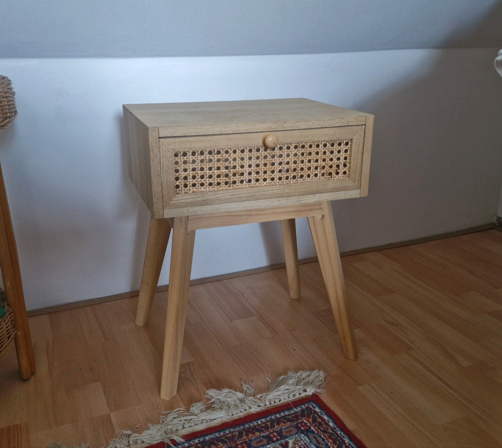 nachtkastje hout en rotan, Ophalen, Minder dan 45 cm