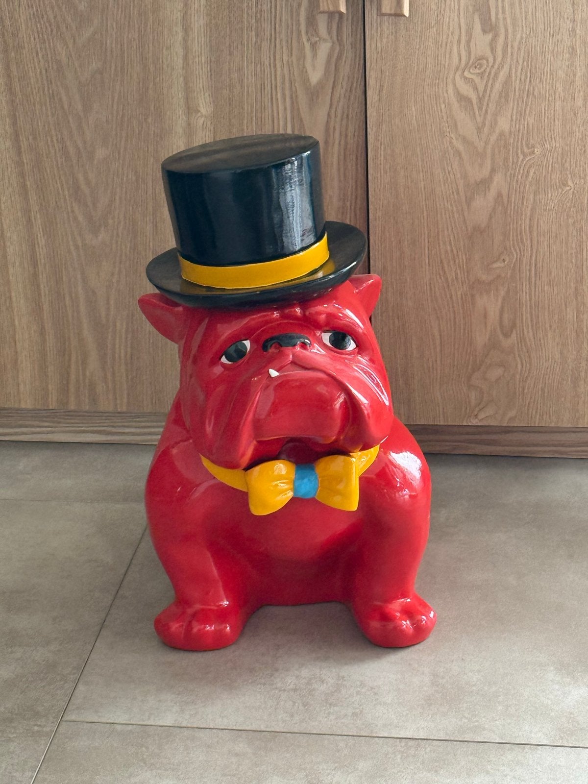 Rode Bulldog met hoge hoed - 48cm, Ophalen, Zo goed als nieuw, Rood, Overige materialen