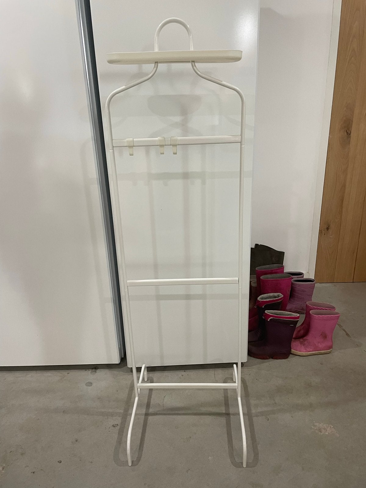 Witte staande kapstok met kledinghanger, Ophalen, Gebruikt, Metaal, Staande kapstok