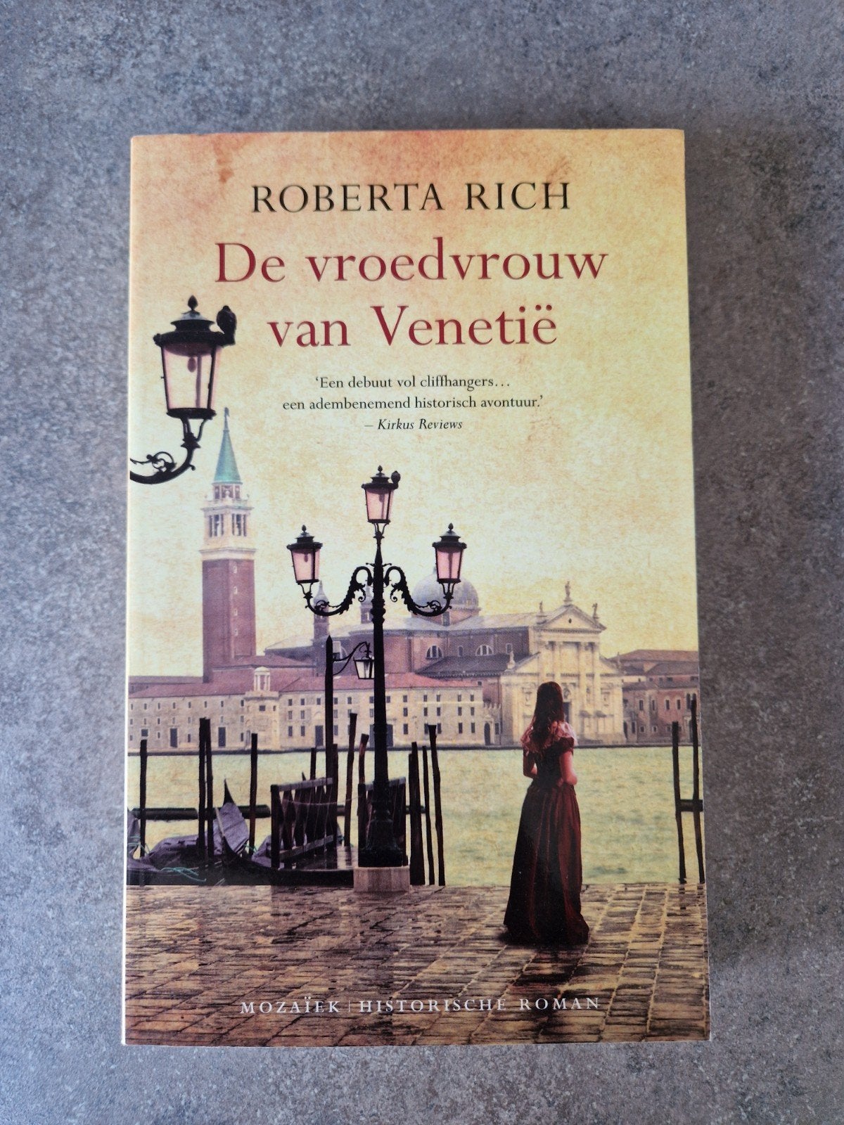 De Vroedvrouw van Venetië - Roberta Rich, Ophalen of Verzenden, Zo goed als nieuw, Roberta Rich
