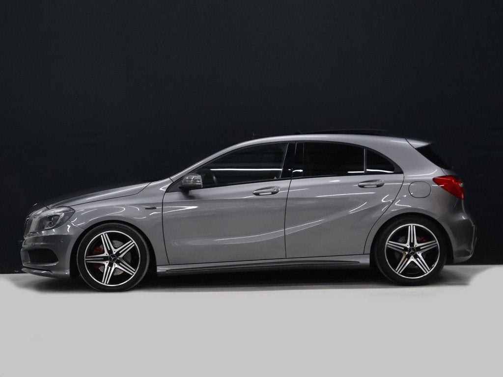 Mercedes-Benz A-Klasse 250 AMG Sport Ambition [SCHUIFKANTELD, Auto's, 730 kg, Gebruikt, 4 cilinders, Bedrijf