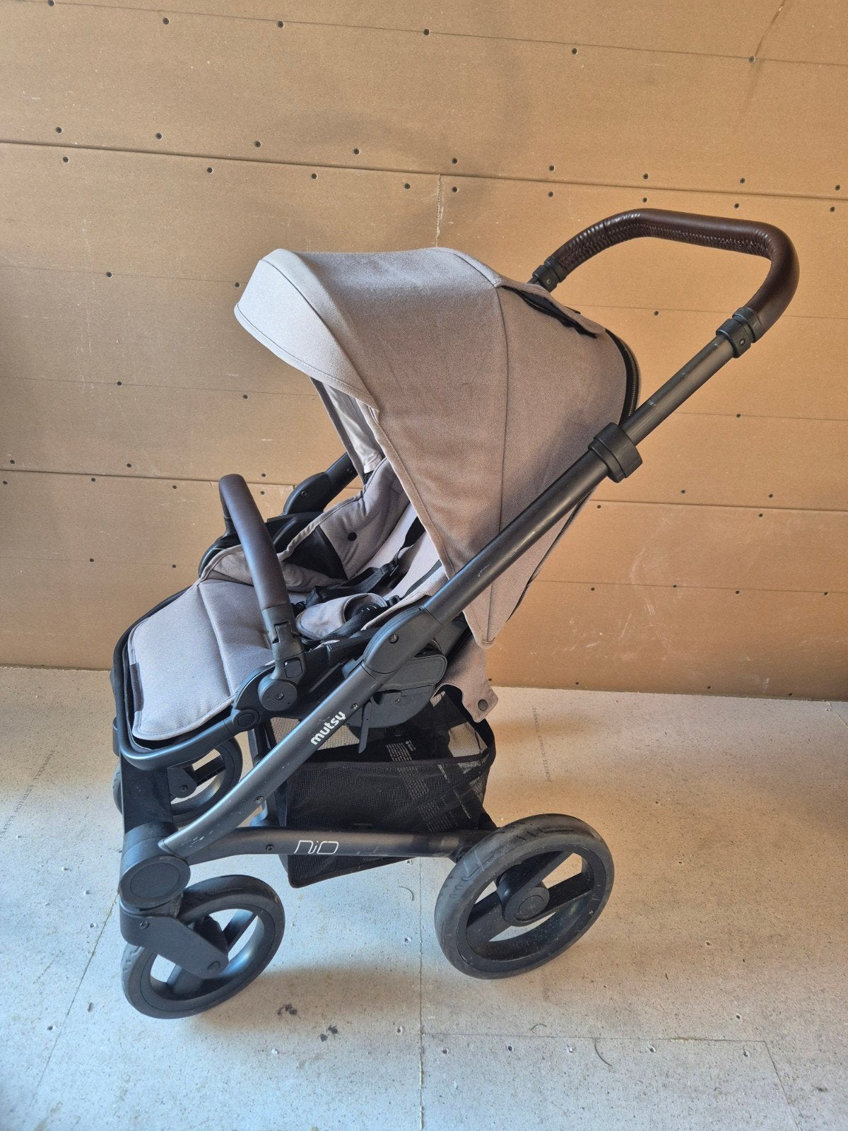 Zeer nette complete Mutsy Nio kinderwagen, Ophalen, Zo goed als nieuw, Regenhoes