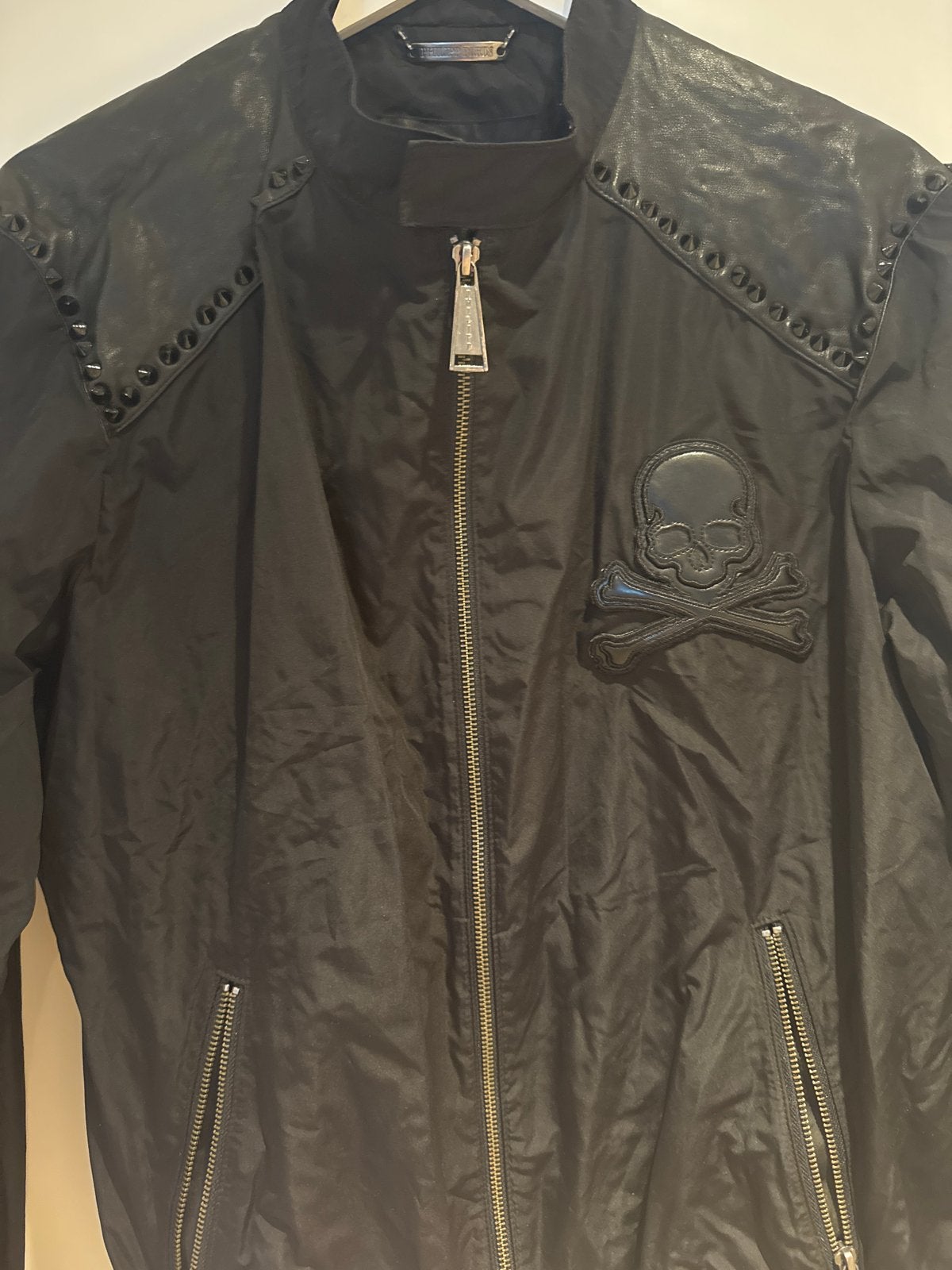 Philipp Plein Zwarte Jas met Doodshoofd en Studs, Ophalen, Gedragen, Overige maten, Zwart