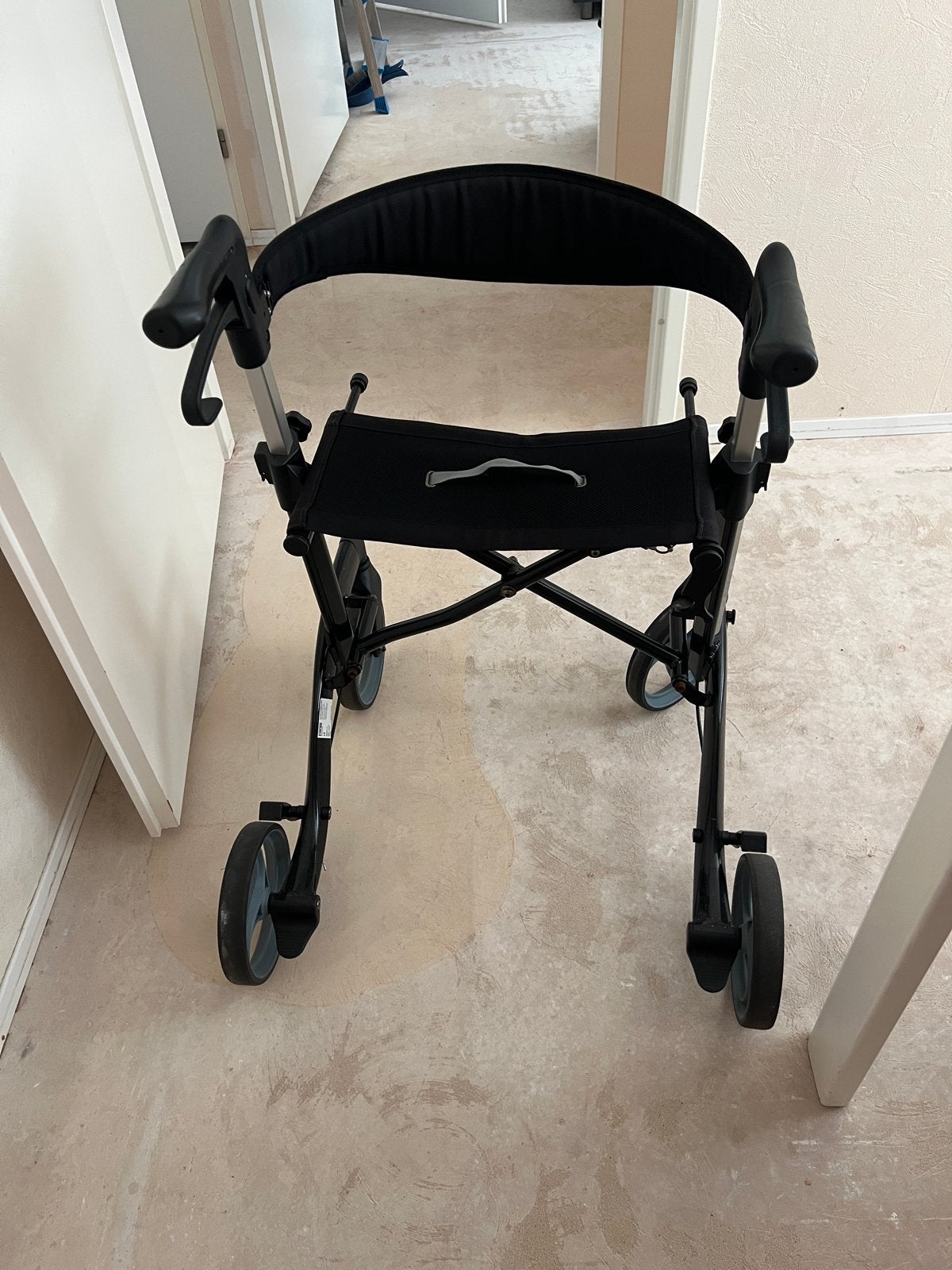 Lucas Rollator, Ophalen