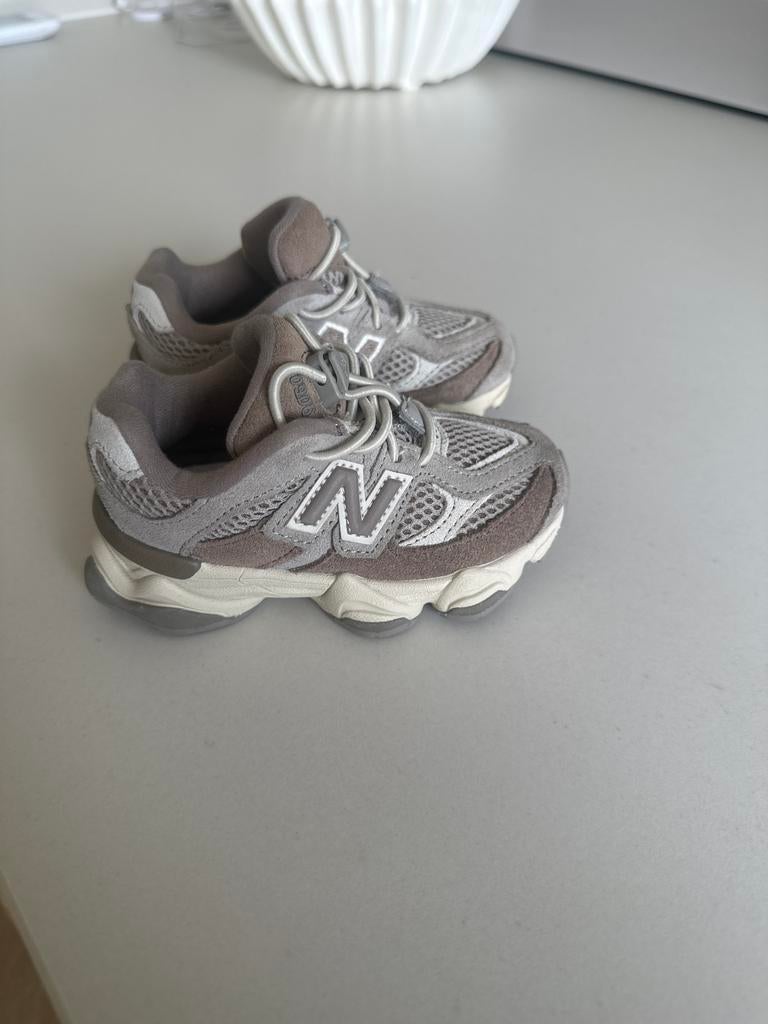 Nieuwe New Balance sneakers maat 23, Kinderen en Baby's, Ophalen of Verzenden, Nieuw, Jongen of Meisje, Schoenen