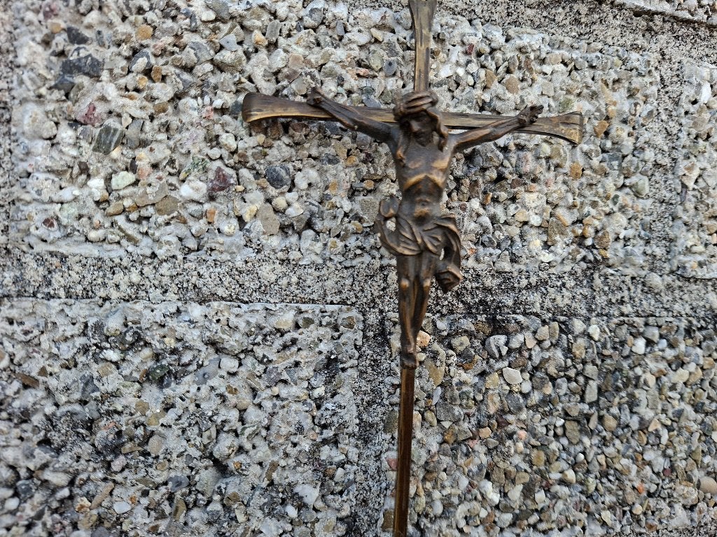 antieke sierlijke kruis met christus brons, Ophalen of Verzenden, Brons