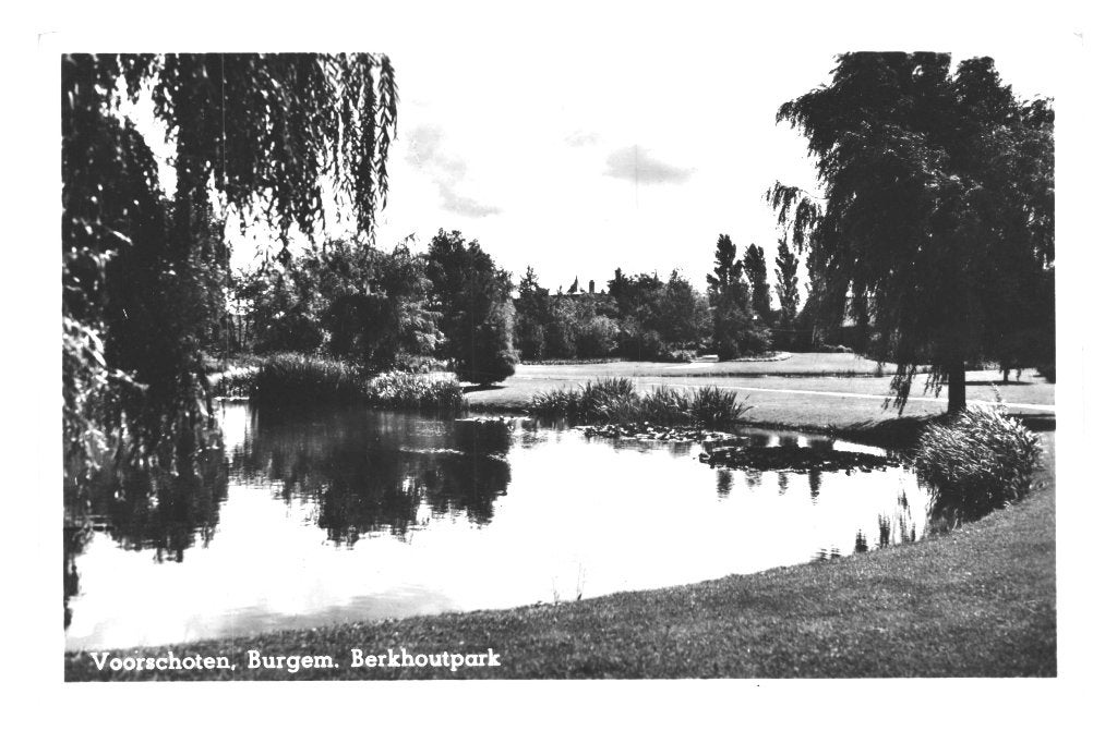 940451	Voorschoten	1952 Burgemeester	Berkhoutpark Gelopen