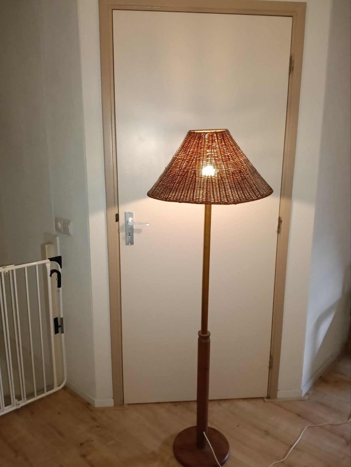Vintage staande lamp met rotan kap, Ophalen, Gebruikt, Vintage, Bohemien, Overige materialen