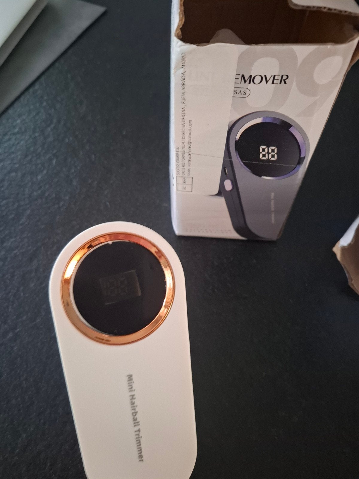 Mini Kledingontpluizer met Display – Oplaadbaar, Ophalen, Nieuw