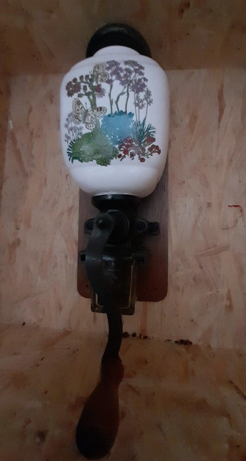 Vintage wandkoffiemolen met bloemmotief, Antiek en Kunst, Ophalen of Verzenden