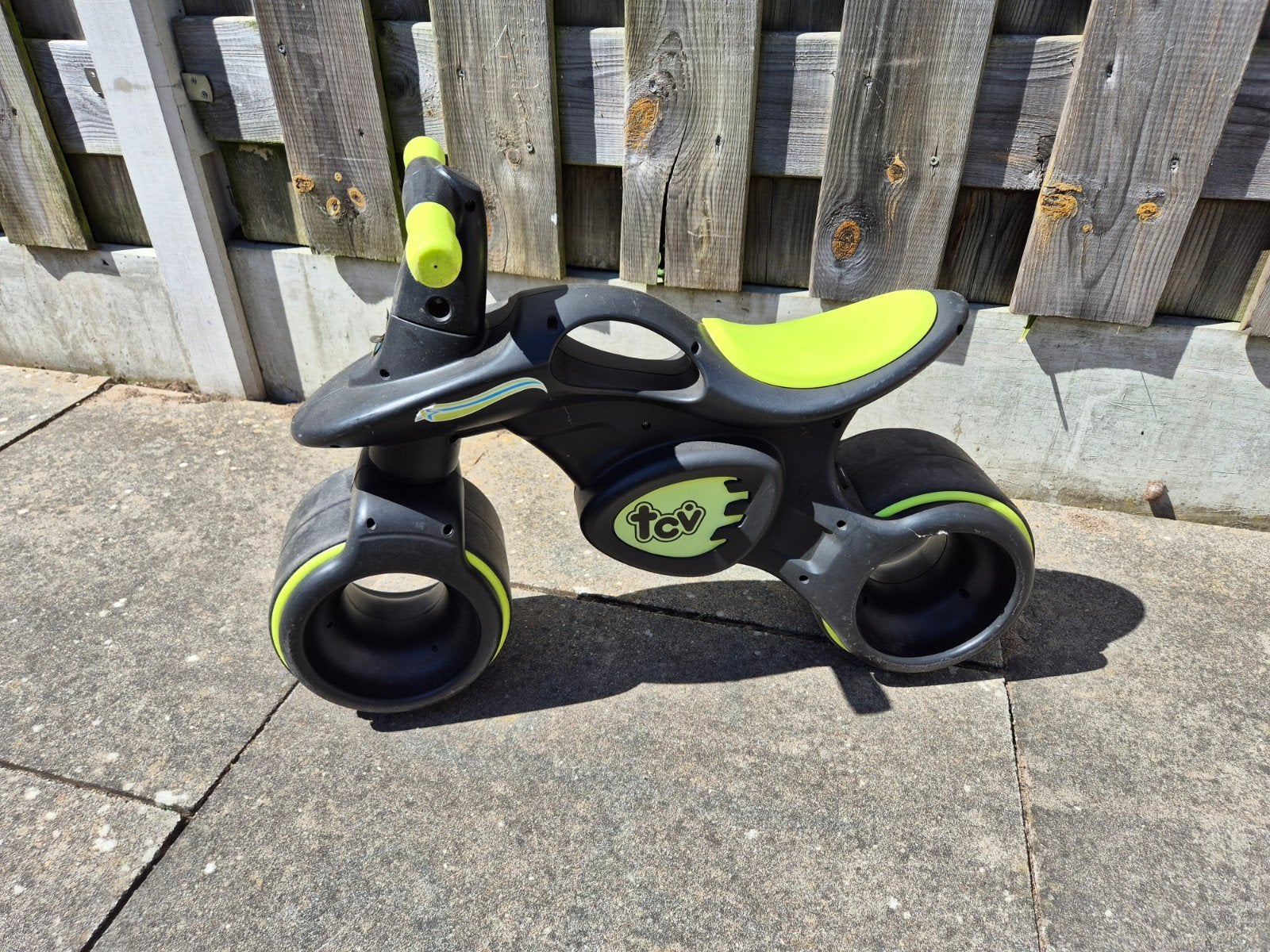 Stoere Loopmotor voor Kinderen - Zwart/Groen, Kinderen en Baby's, Ophalen, Gebruikt, Loopvoertuig