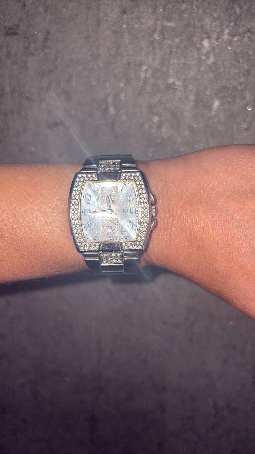 Stijlvol Guess dameshorloge met strass, Overige merken, Staal, Polshorloge, Ophalen of Verzenden