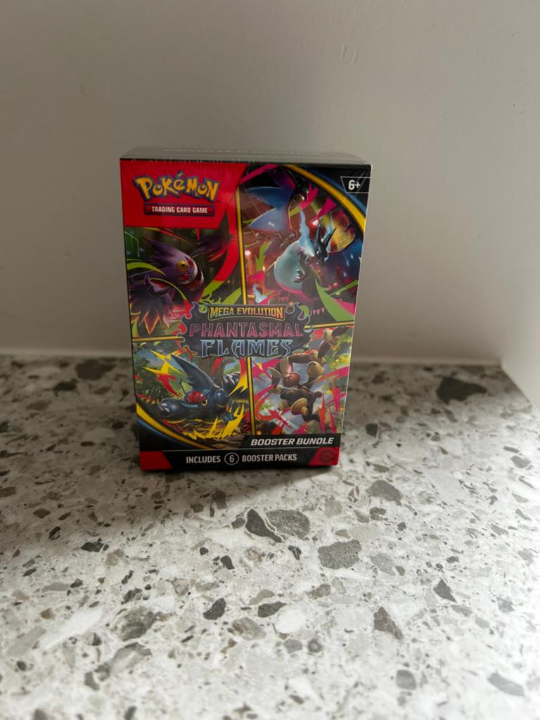 Phantasmal flames booster bundle, Ophalen of Verzenden, Nieuw, Booster