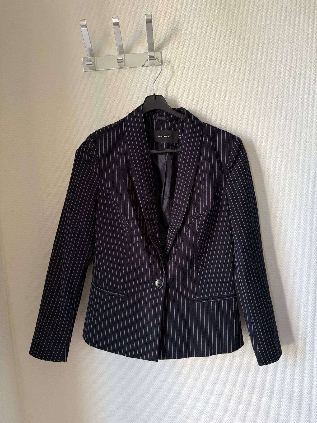 Nette blazer maat 36 met krijtstreep, Zwart, Ophalen of Verzenden, Zo goed als nieuw, Jasje