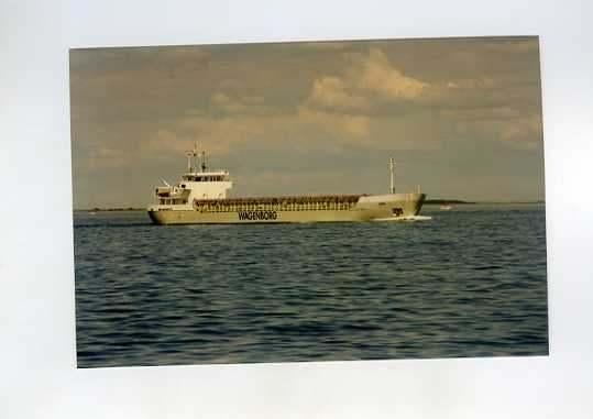 scheepvaart-foto-vera-delfzijl-wagenborg-2x, Verzamelen, Ophalen of Verzenden, Zo goed als nieuw, Motorboot, Boek of Tijdschrift