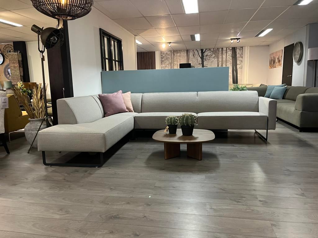 Foto 2 van Artifort FC 360 ploegstof ploegwool