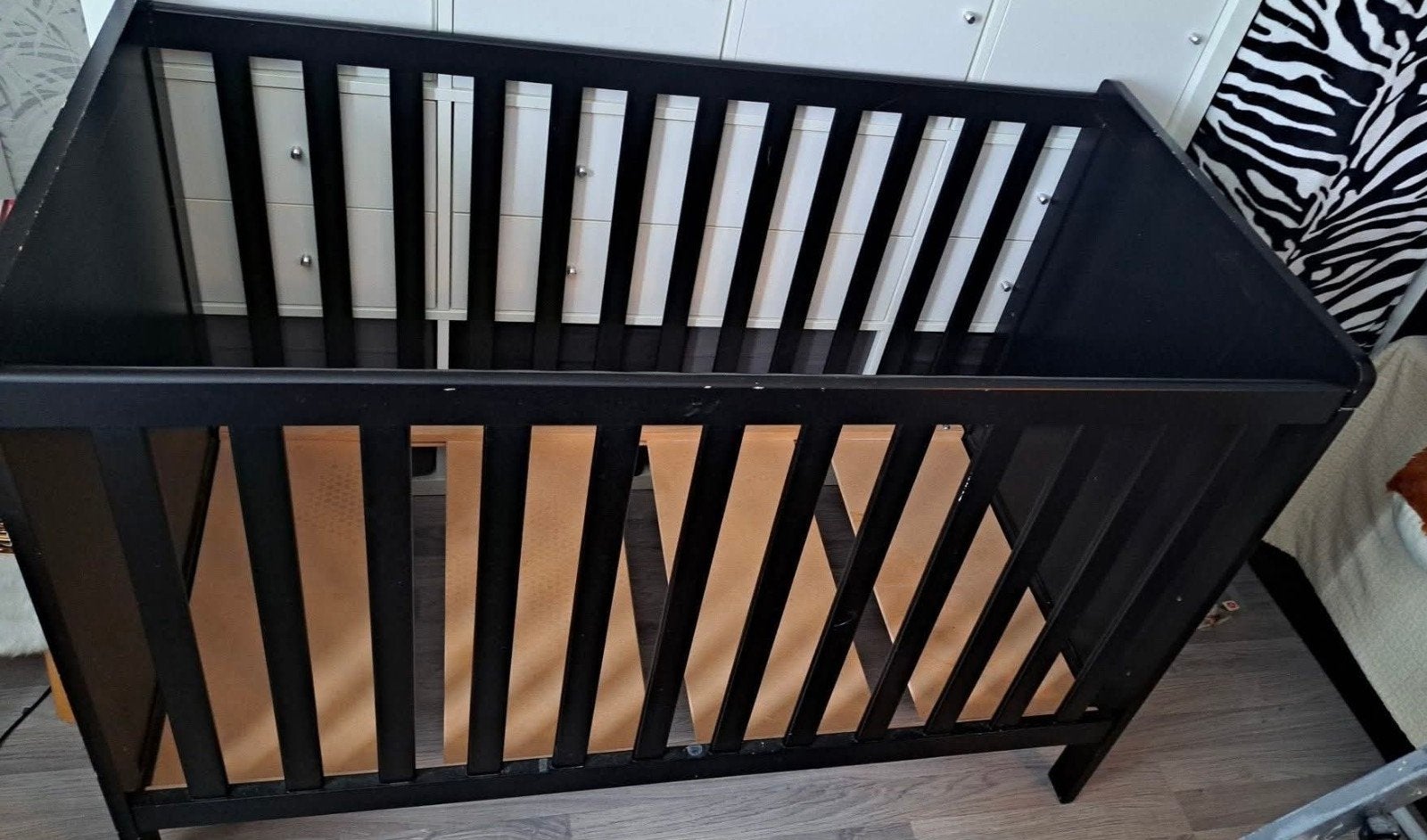 Zwart ledikant met gebruikerssporen, zonder matras, Ophalen, Gebruikt, Ledikant