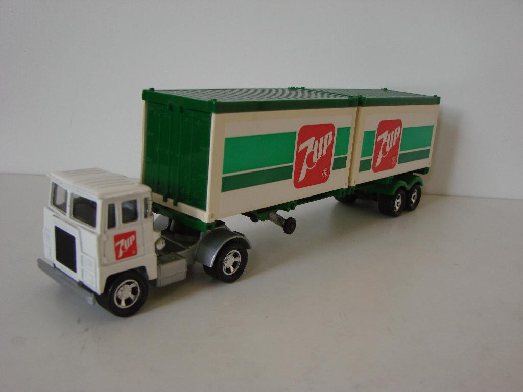 Matchbox K-17 Scammel Container 7-up 1973 nieuwstaat, Ophalen of Verzenden, Zo goed als nieuw, Bus of Vrachtwagen, Matchbox