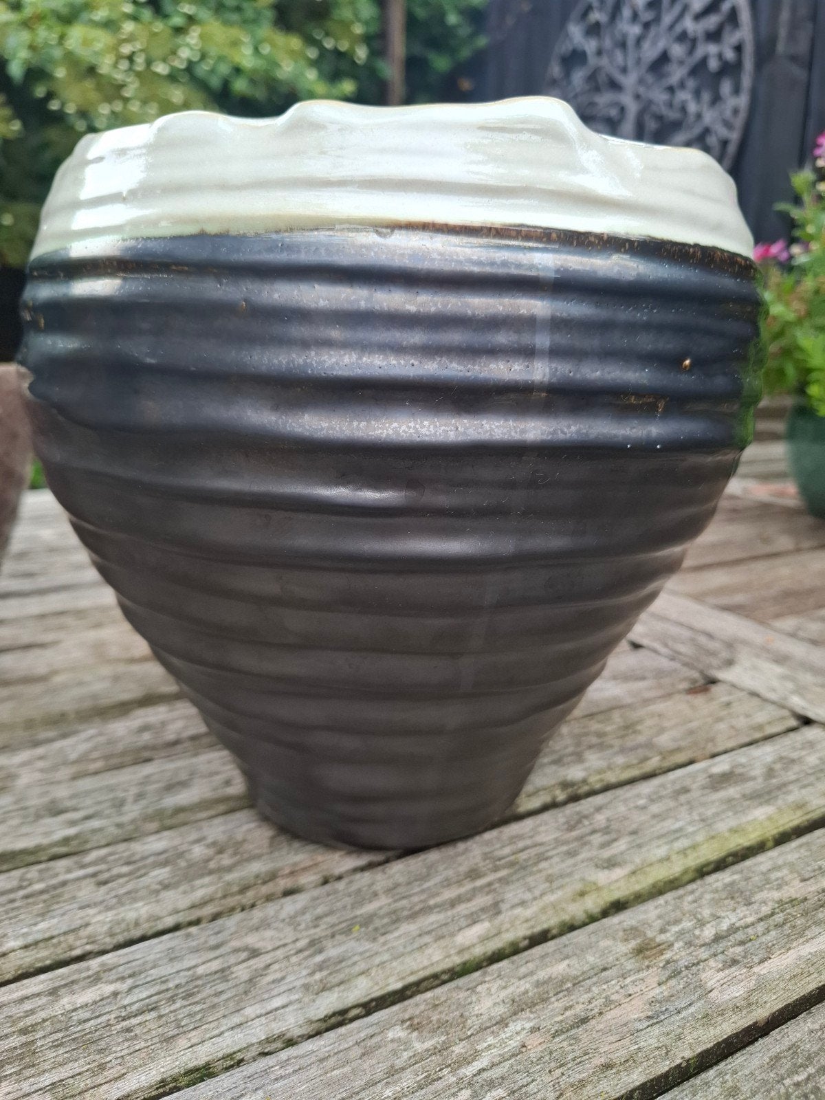 Grote DesPots bloempot metallic grijs/off-white (21x24cm), Huis en Inrichting, Verzenden, Zo goed als nieuw