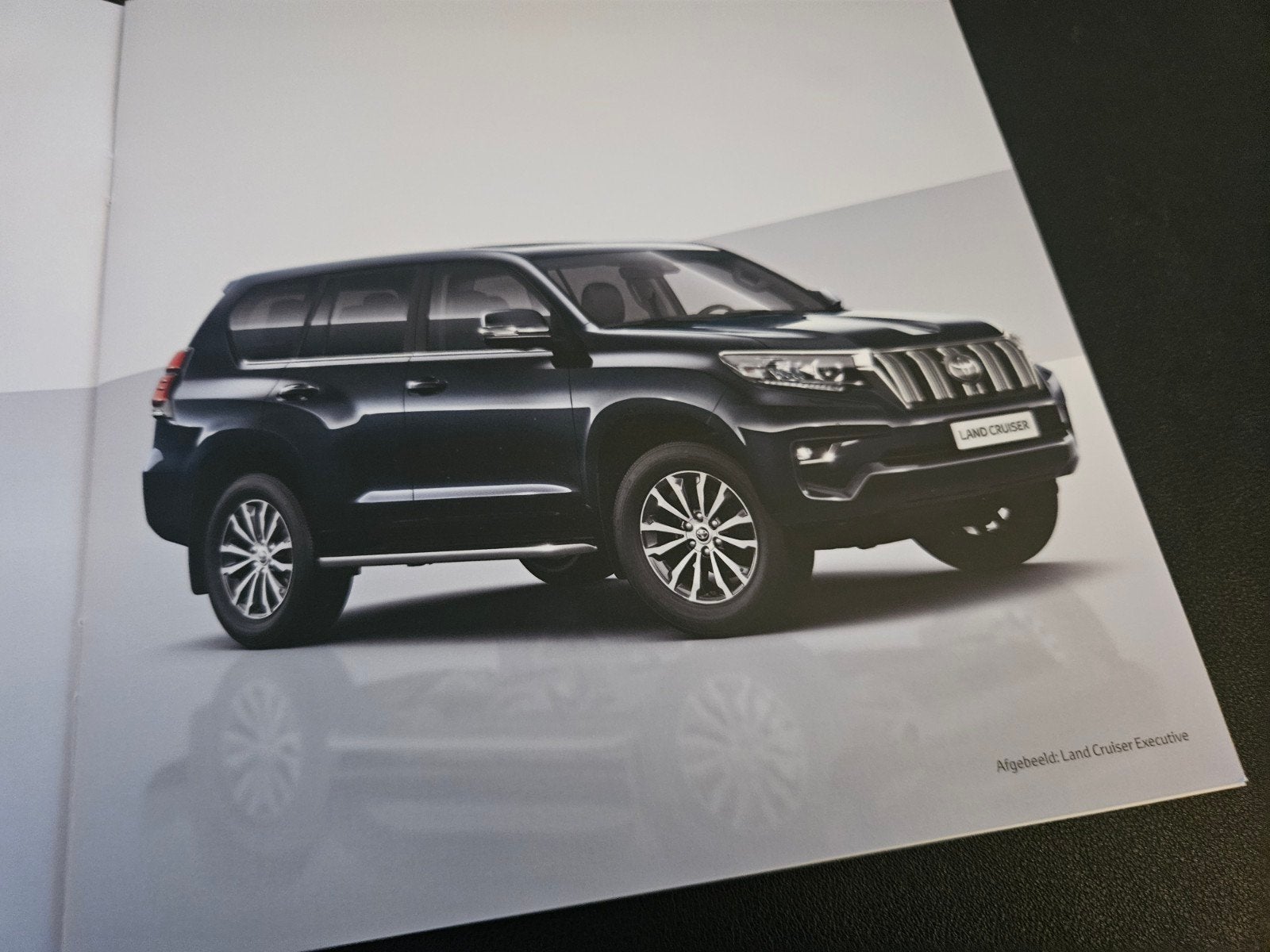 Brochure Toyota Landcruiser 2018, Ophalen of Verzenden, Zo goed als nieuw, Toyota