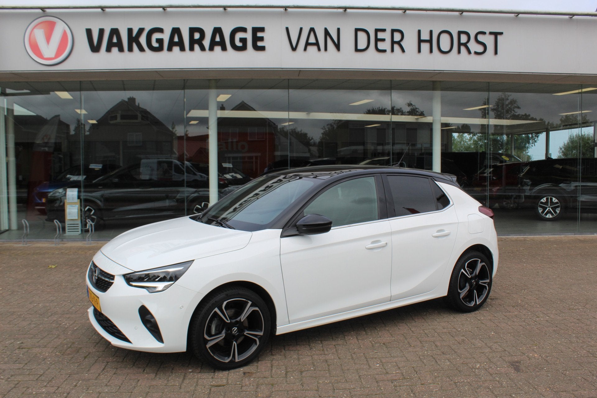 Opel Corsa 1.2 GS Line 100PK TURBO In nieuwstaat Opel Corsa, Auto's, Voorwielaandrijving, 101 pk, Gebruikt, Leder en Stof