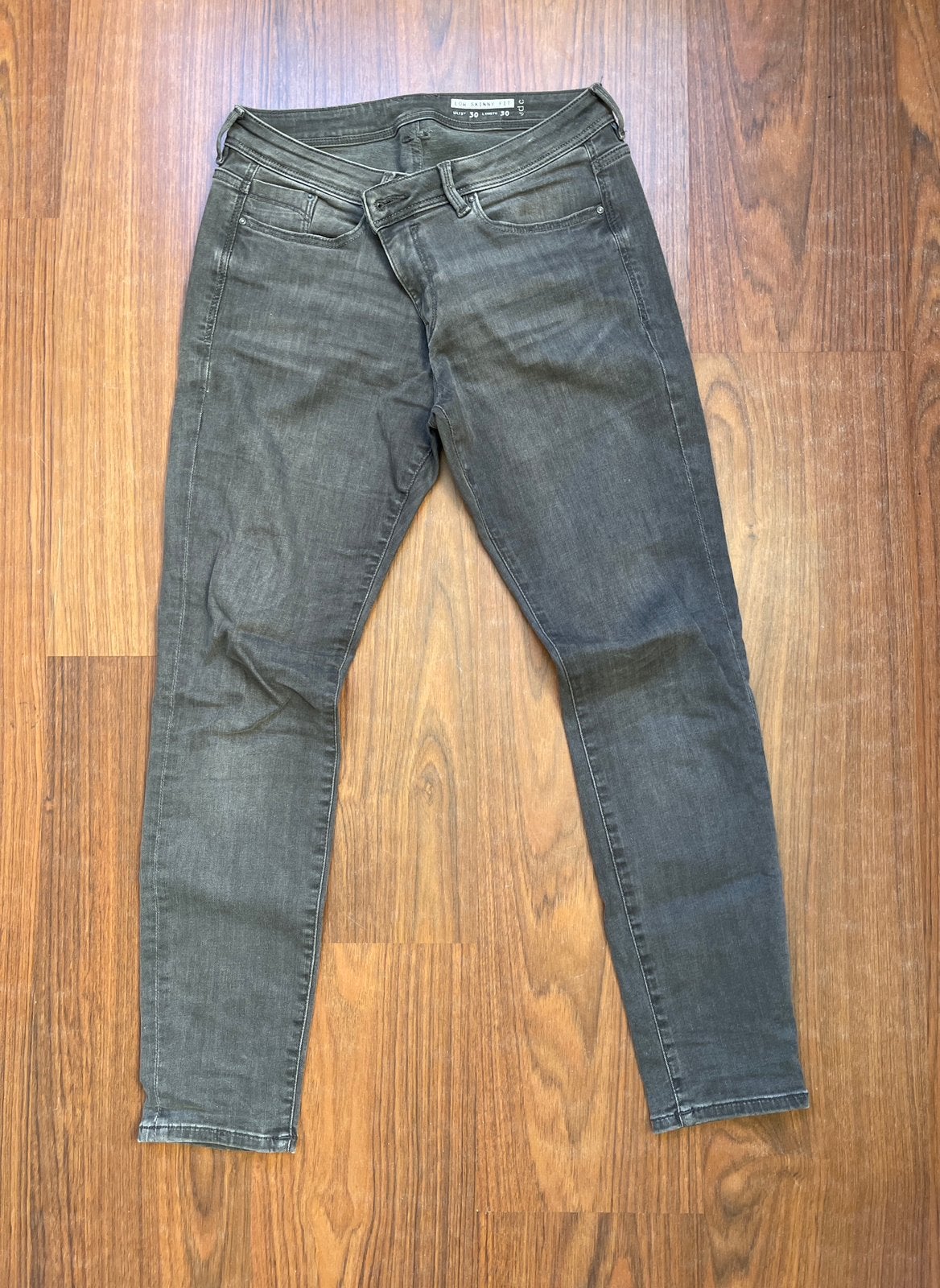 Skinny jeans grijs, EDC, W30L30, Kleding | Dames, Ophalen of Verzenden, Zo goed als nieuw, Grijs, W30 - W32 (confectie 38/40)