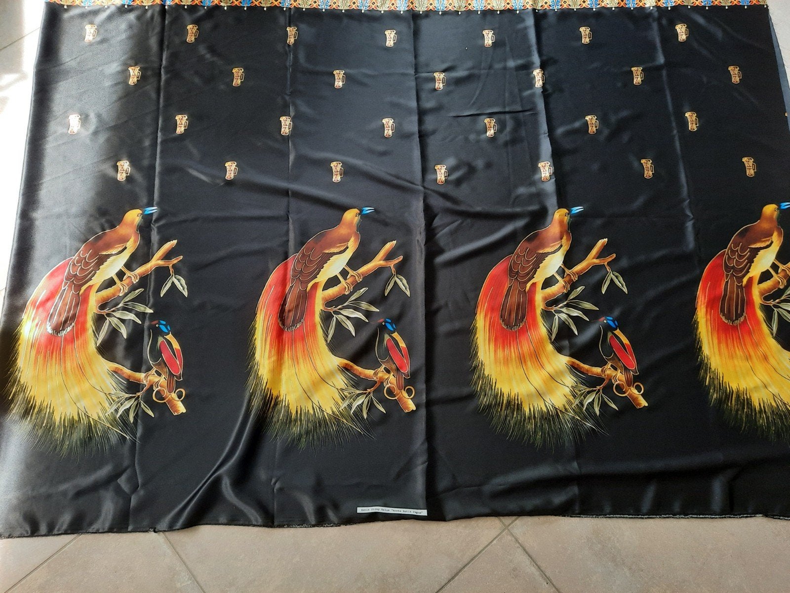 Batik Silky Halus "Aneka Batik Papua", Ophalen, Zwart, 30 tot 120 cm, Satijn of Zijde
