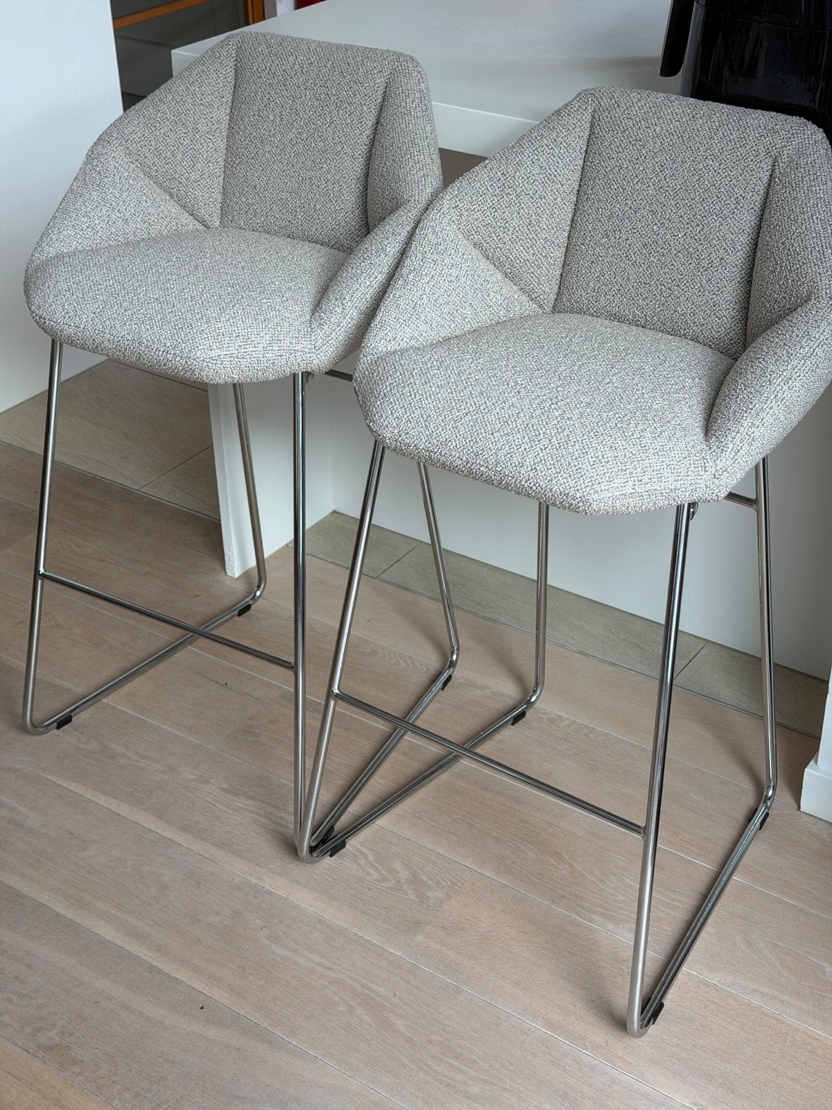 NEW - Bolia Adria Barkrukken - Set van 2, 2 krukken, Ophalen of Verzenden, Nieuw, 60 tot 90 cm