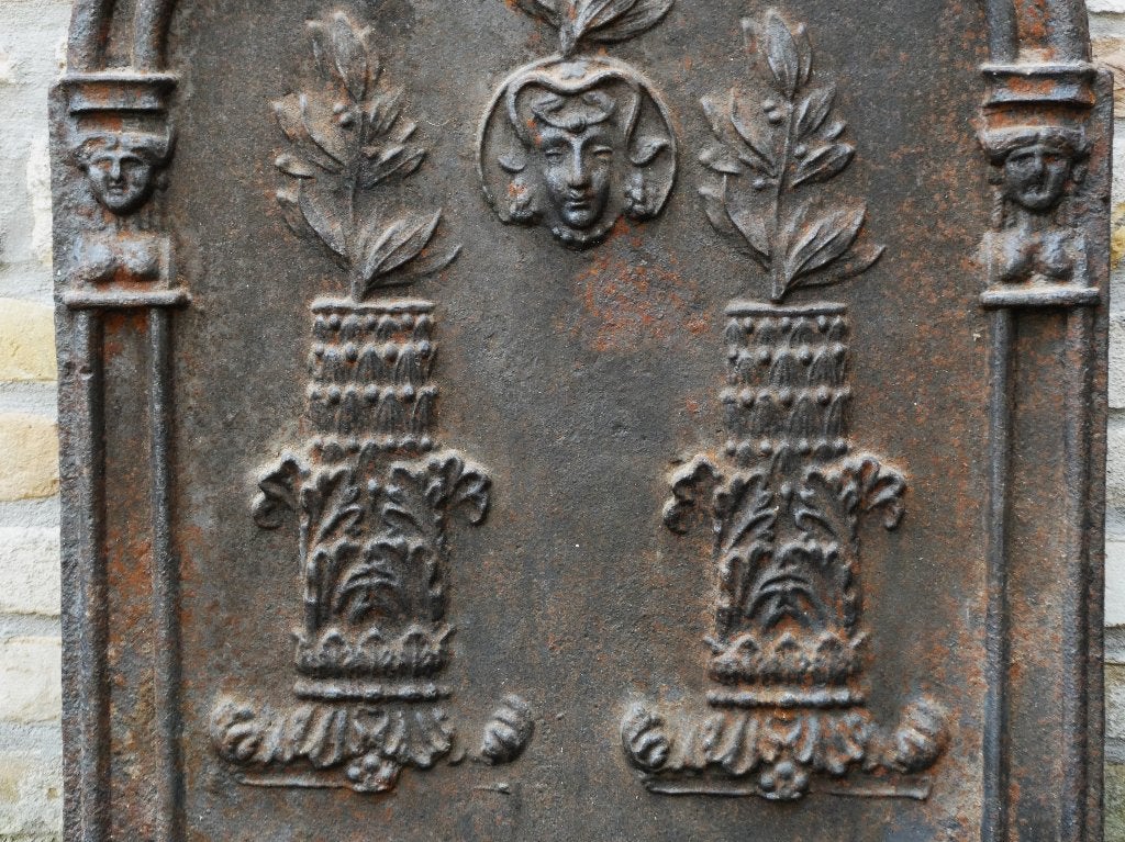 Grote antieke haardplaat met bloemenvazen en Minerva haard, Ophalen of Verzenden