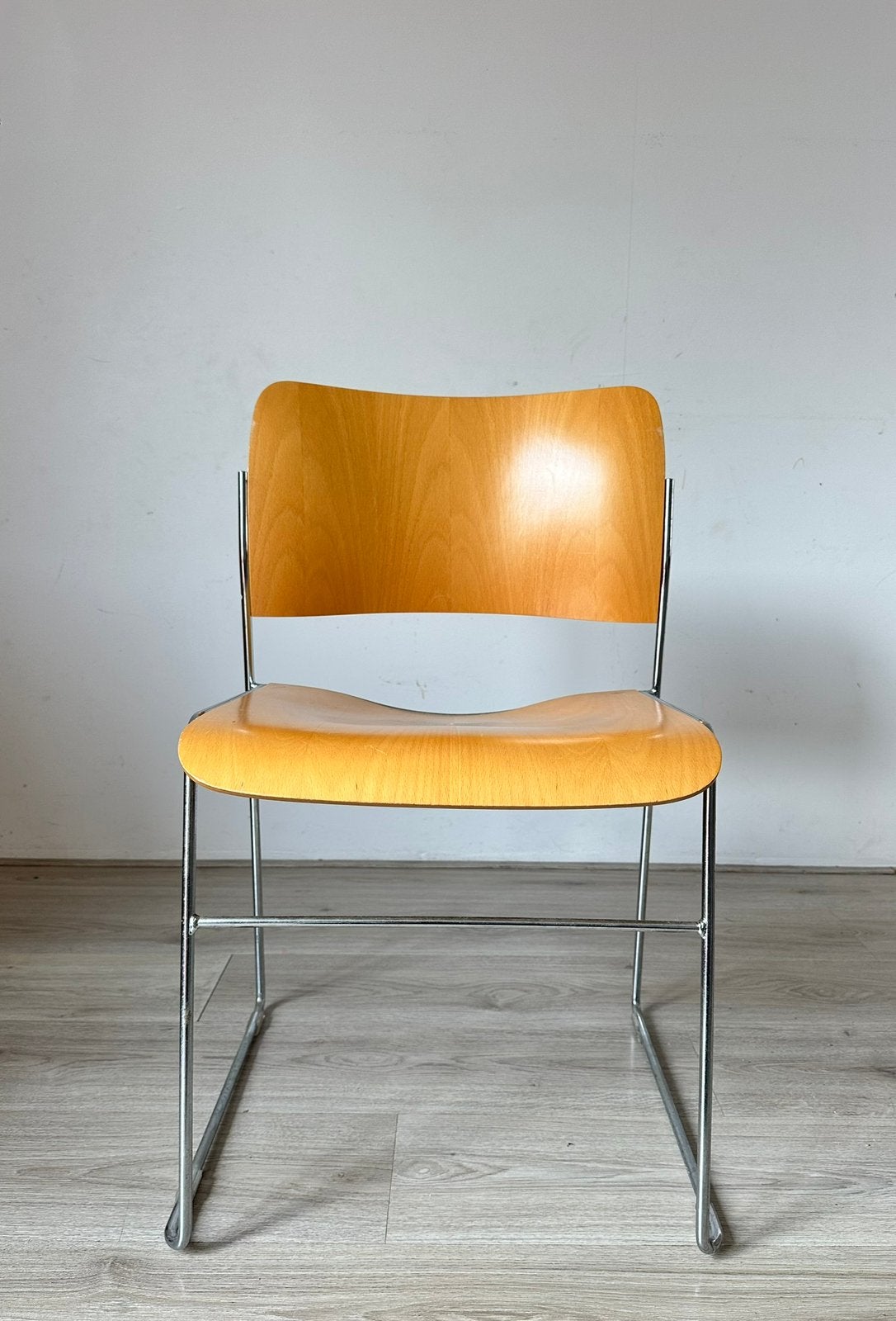 25x Howe design stoelen, Ophalen, Zo goed als nieuw, Bruin, Vijf, Zes of meer stoelen