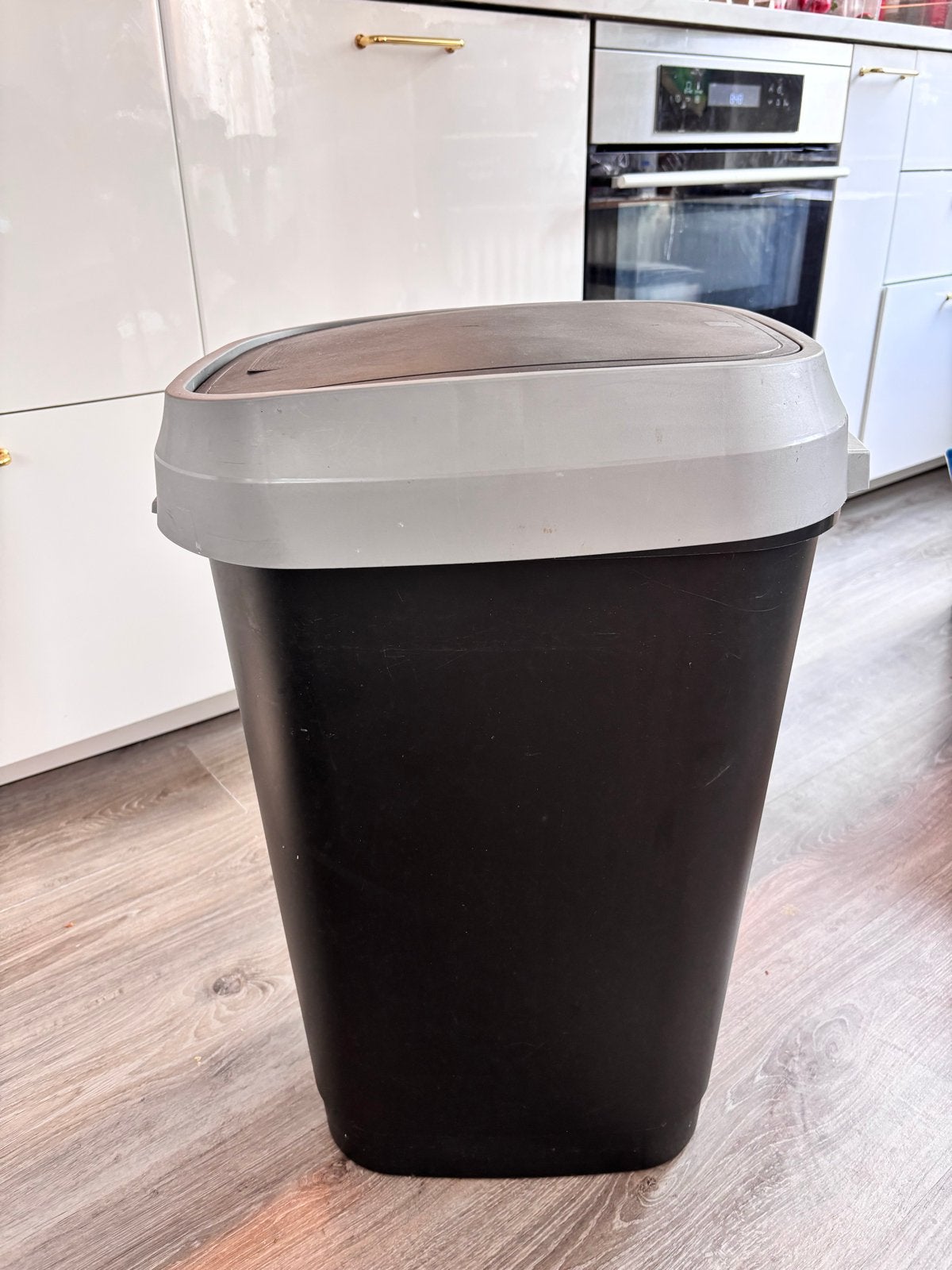 Prullenbak 50 liter, Huis en Inrichting, Woonaccessoires | Prullenbakken, Ophalen, Kunststof, Gebruikt, 50 tot 75 cm