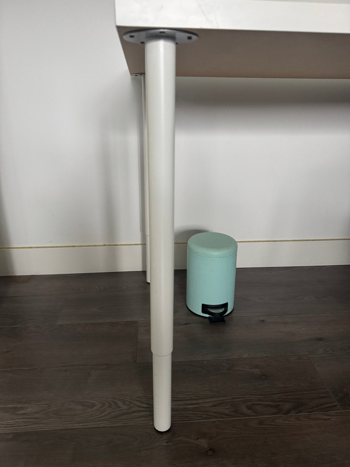 Ikea Linnmon - met verstelbare poten, Ophalen, Zo goed als nieuw