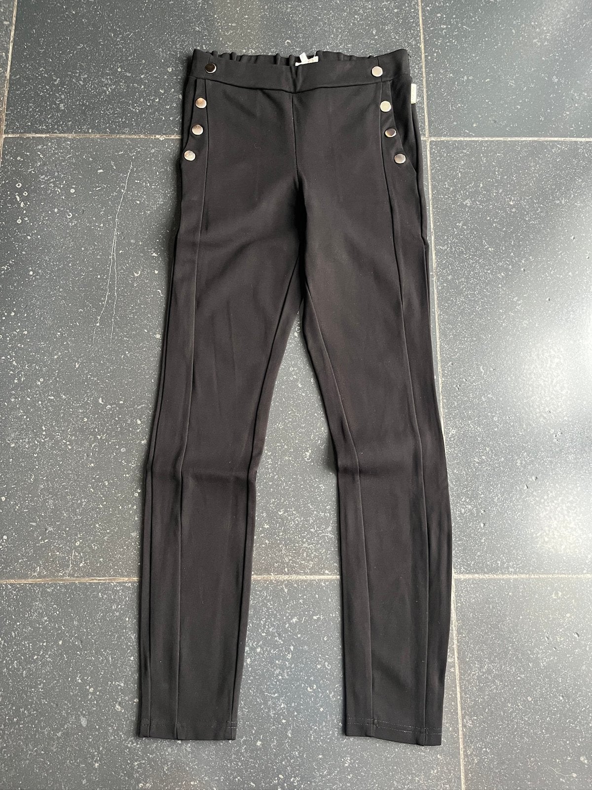 Meisjes pants / pantalon / broek zwart van Ai&Ko mt 164, Ophalen of Verzenden, Zo goed als nieuw, Meisje, Broek