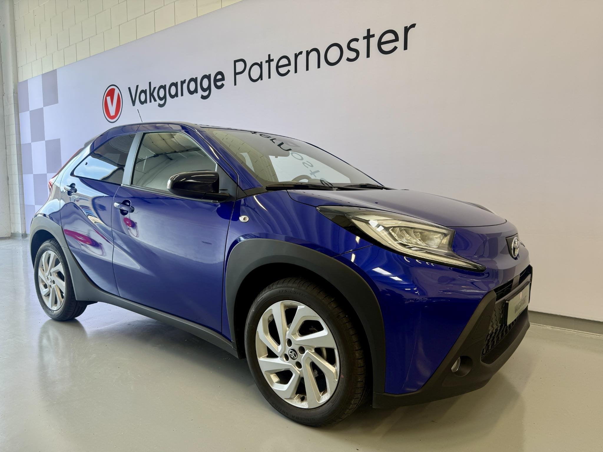 Toyota Aygo X 1.0 VVT-i MT Carplay / Camera / Adaptive Cruis, Auto's, Toyota, Voorwielaandrijving, 12 maanden, Gebruikt, Leder en Stof