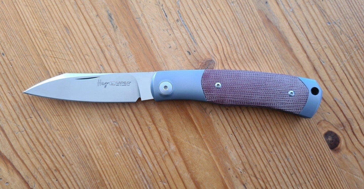 Viper Hug 2 titanium natural micarta M390.
V5994CN, Ophalen of Verzenden, Zo goed als nieuw