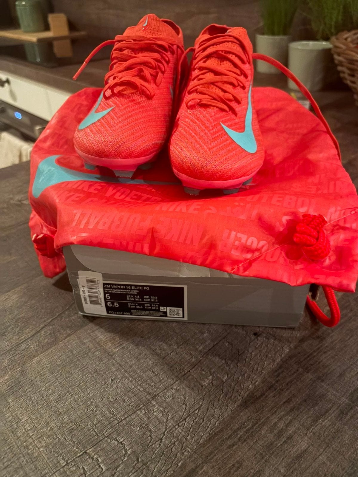 Voetbalschoenen Nike Vapor 16 ELITE mad energy pack, Ophalen of Verzenden, Zo goed als nieuw, Nike, Jongen of Meisje
