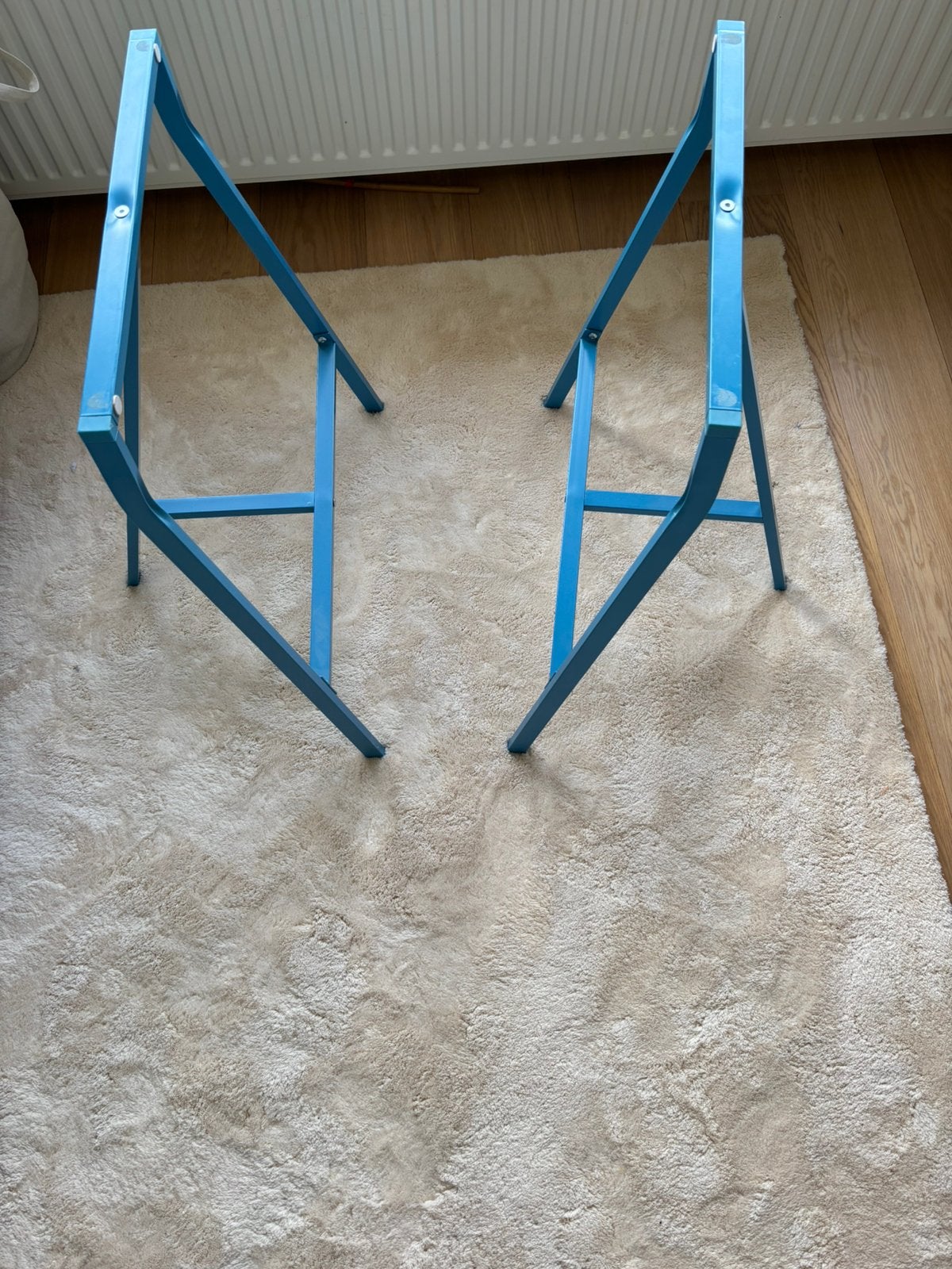 Ikea bureau schragen brakig brakig, Ophalen, Zo goed als nieuw