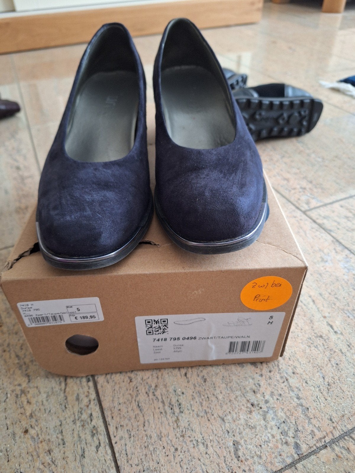 Durea instappers donkerblauw suède - ZGAN maat 39, Kleding | Dames, Ophalen, Durea, Blauw, Instappers