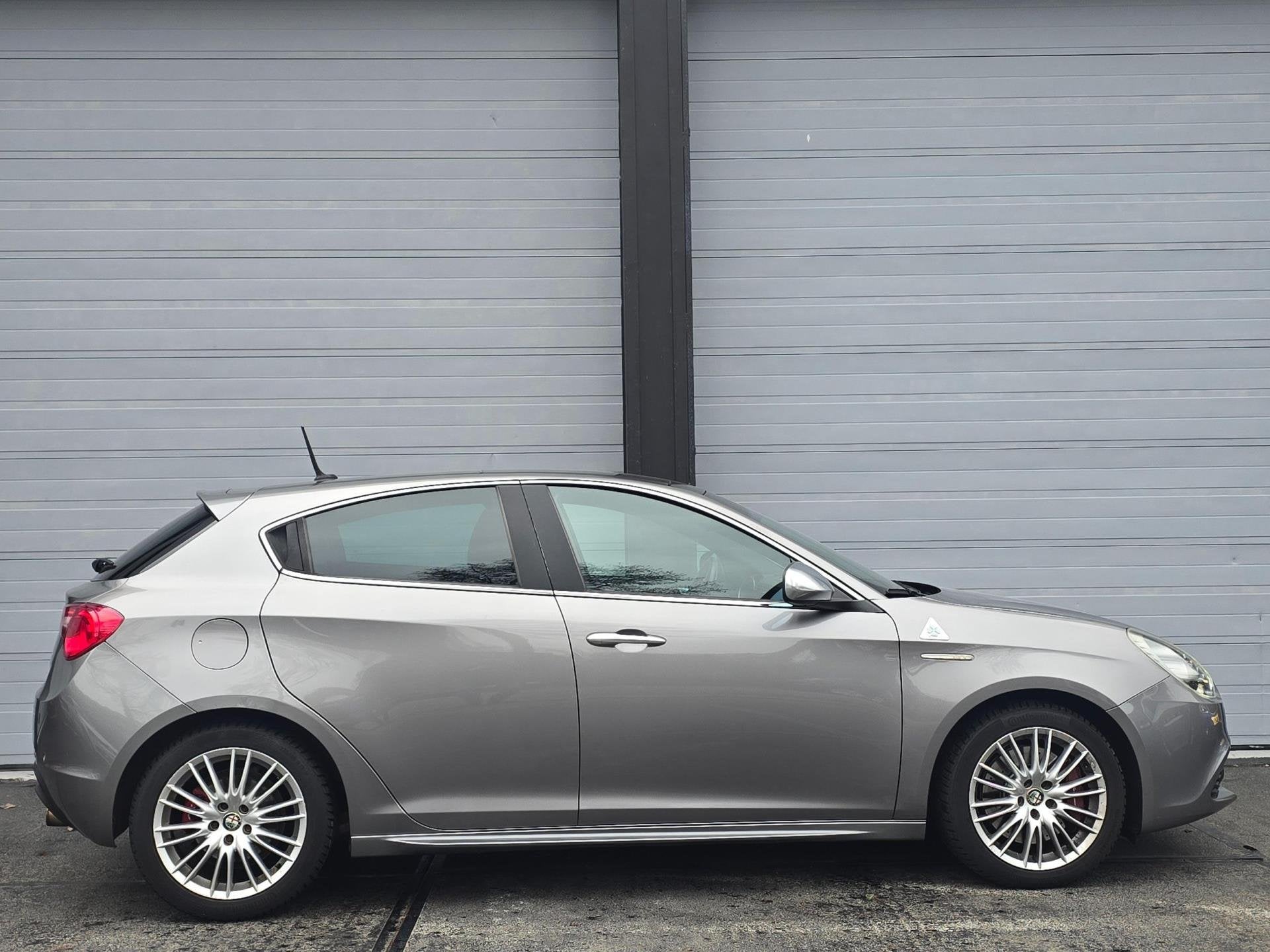 Alfa Romeo Giulietta 1.7 TBi QV nette staat, goed rijdend, p, Euro 5, Gebruikt, 4 cilinders, Leder