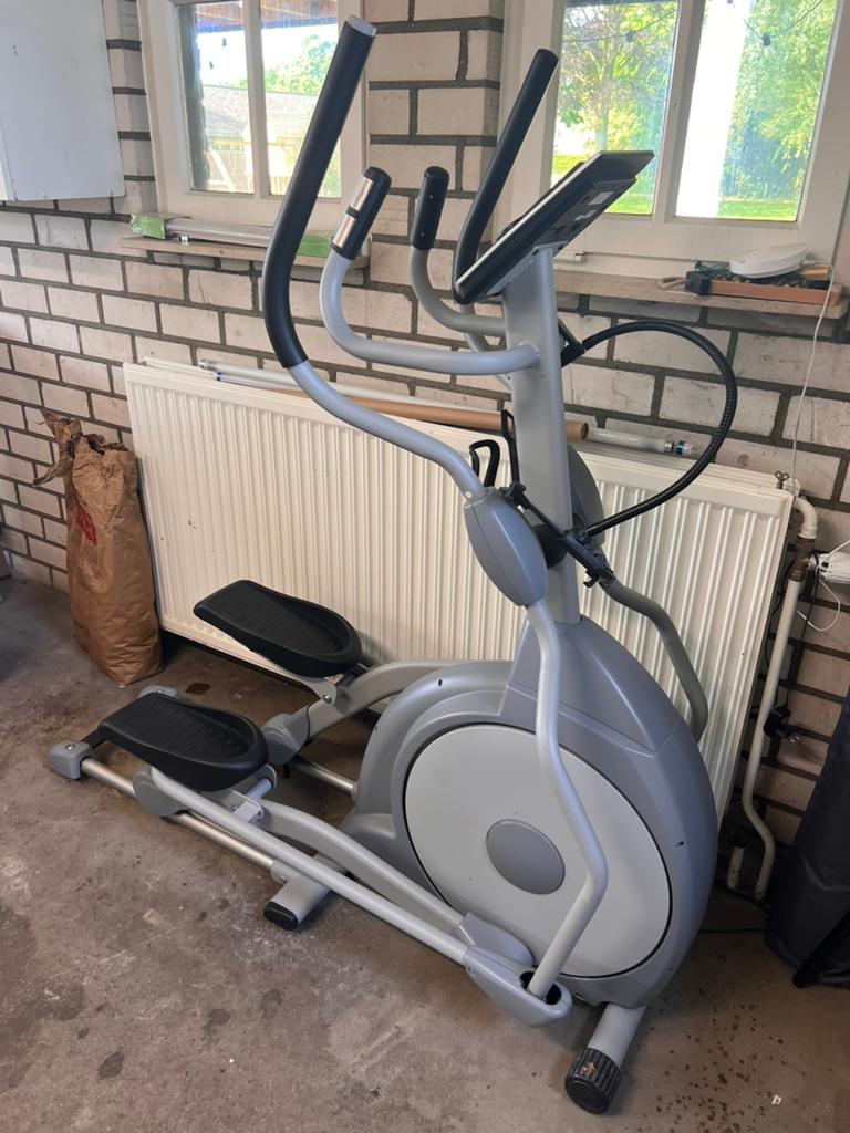 Crosstrainer Focus Fitness (staat op begane grond!), Ophalen, Zo goed als nieuw, Overige typen