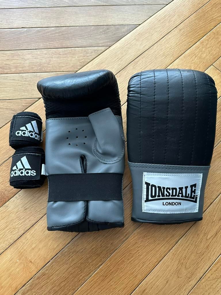 Bokshandschoenen van Lonsdale + bandages van Adidas, maat S, Ophalen of Verzenden, Zo goed als nieuw, Bokshandschoenen