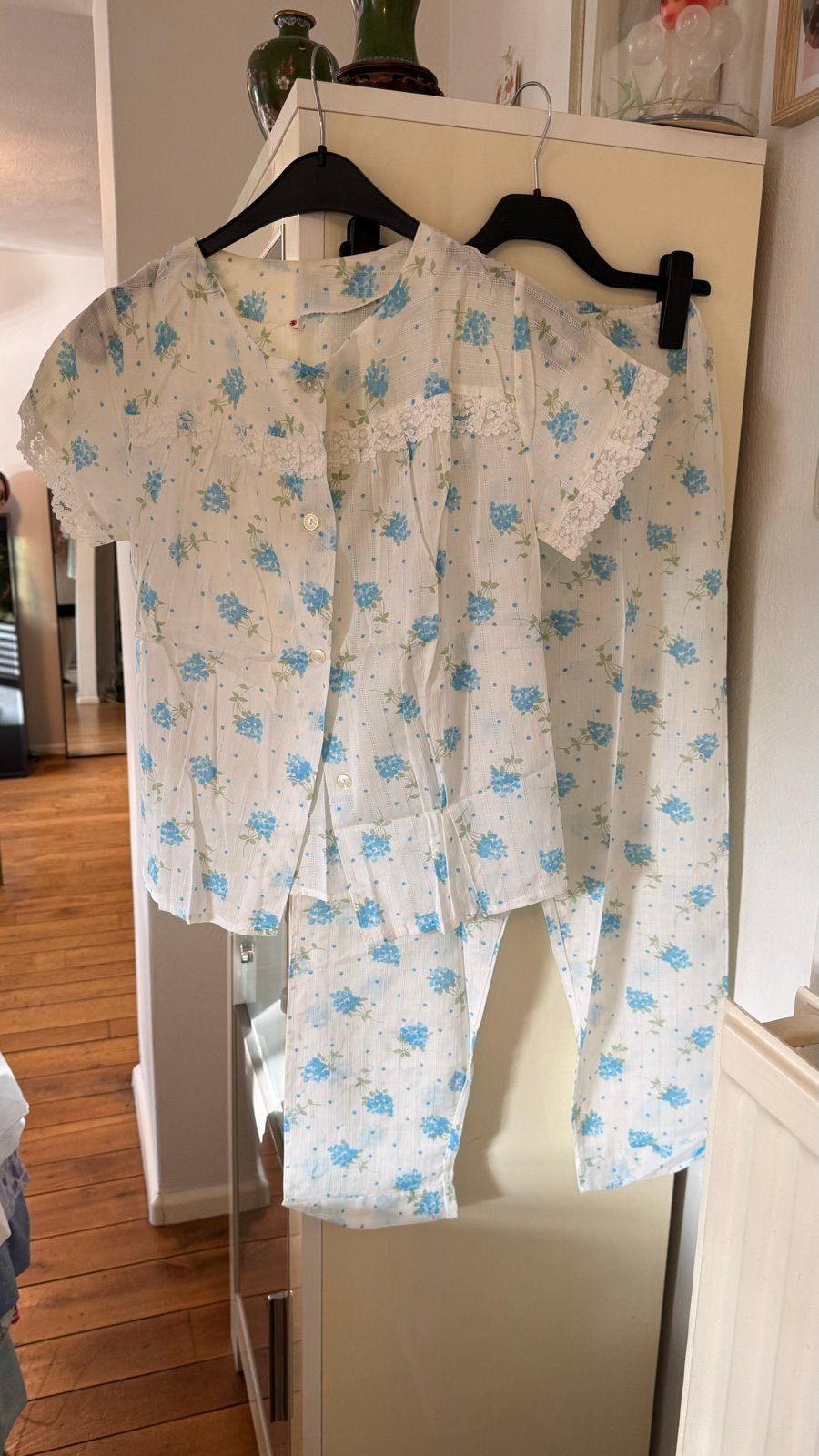 Nieuwe pyjama met bloemenprint - Maat M, Ophalen of Verzenden, Nieuw, Maat 38/40 (M)