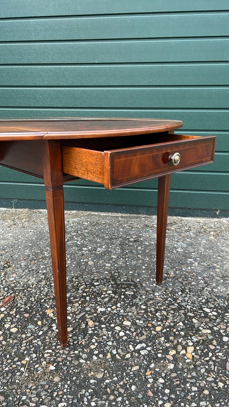 Antieke bijzettafel / salontafel - MAGAZIJN LEEGVERKOOP, Ophalen